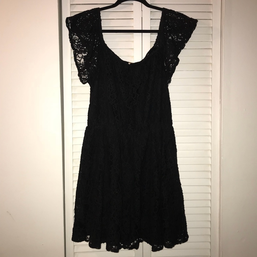 Lace Dress - Picture 2 of 5